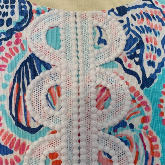 🌴Lilly Pulitzer Blue Print White Embroidered Halter Top - Picture 2 of 5
